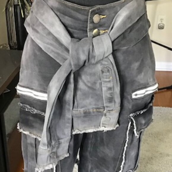 MY BOO HIGH WAISTBAND CARGO JEANS SIZE MEDIUM - Picture 4 of 5